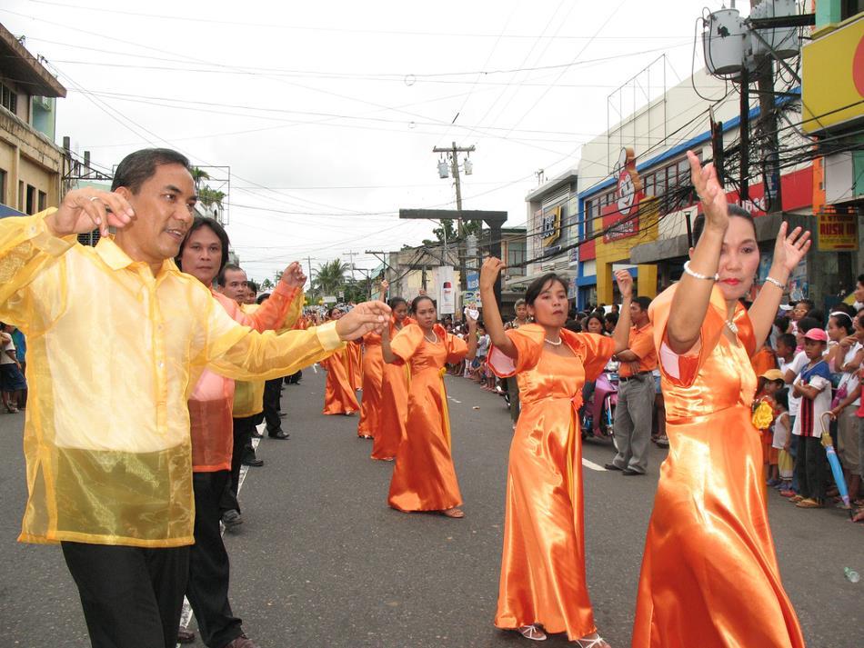 pantomina-a-courtship-dance-travel-to-the-philippines