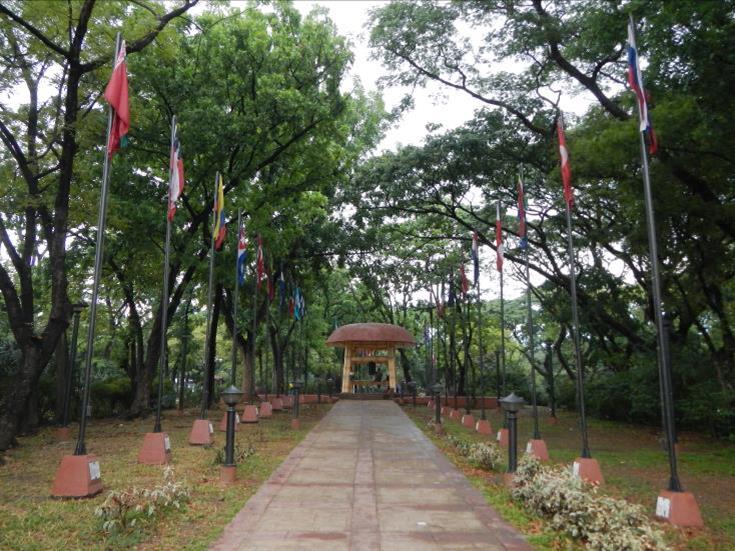 QUEZON MEMORIAL PARK - Travel to the Philippines