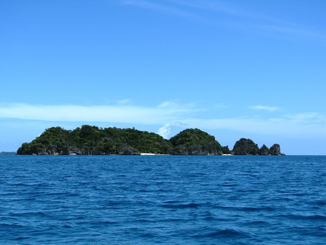 Matukad Island – Setting of Survivor Series | Travel to the Philippines