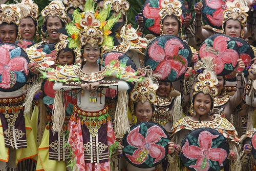 Padul-ong Festival Tells the Story of the Lady in White | Travel to the ...